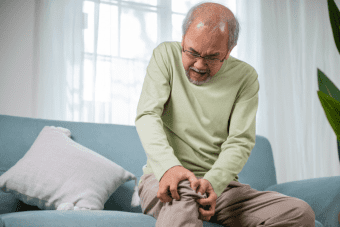 elderly knee pain